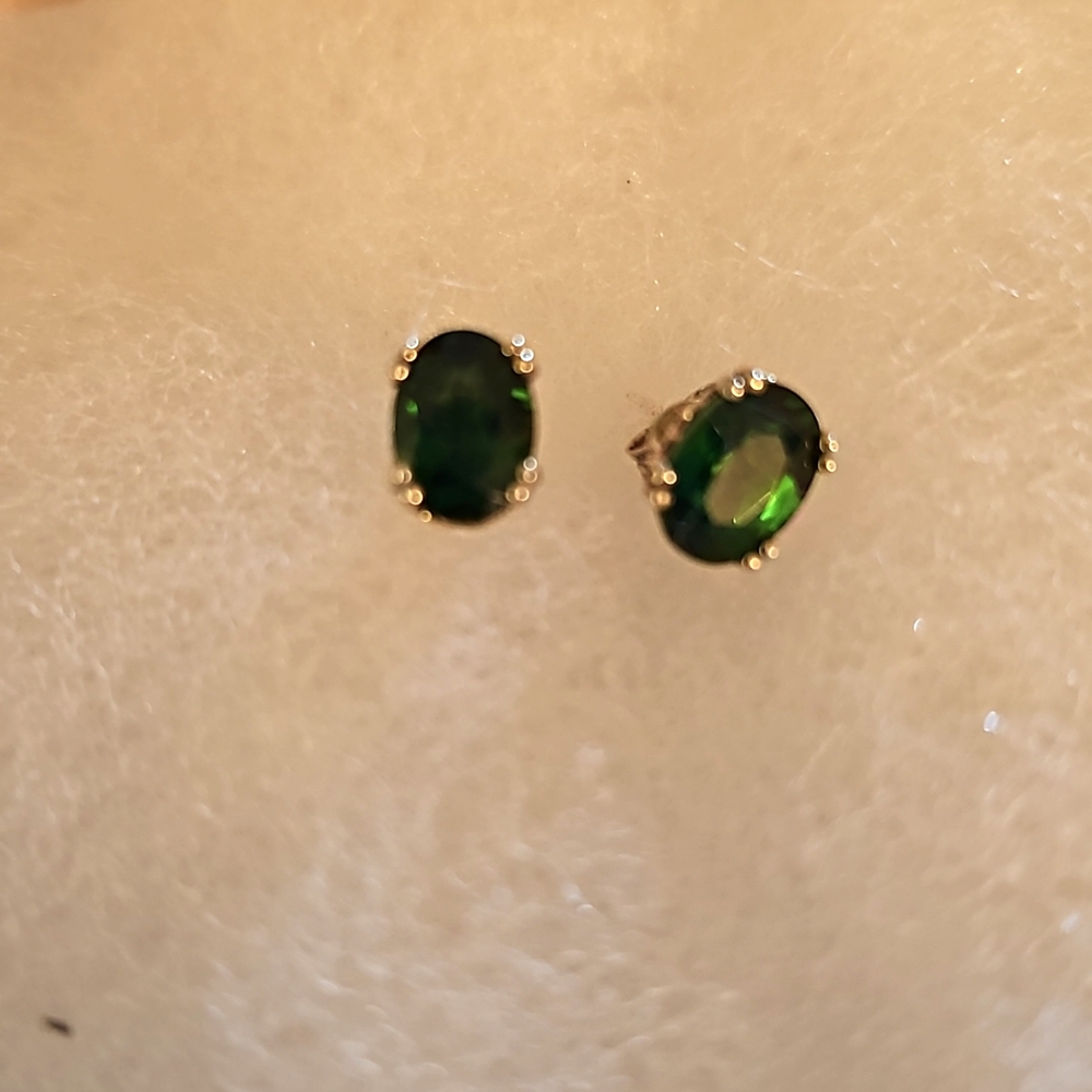 10k Gold Emerald Post Earrings